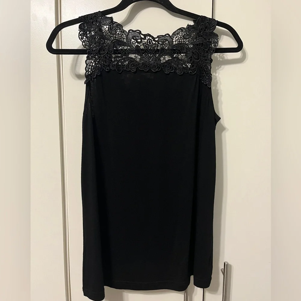 Black cotton tank with lace detail - Picture 3 of 3
